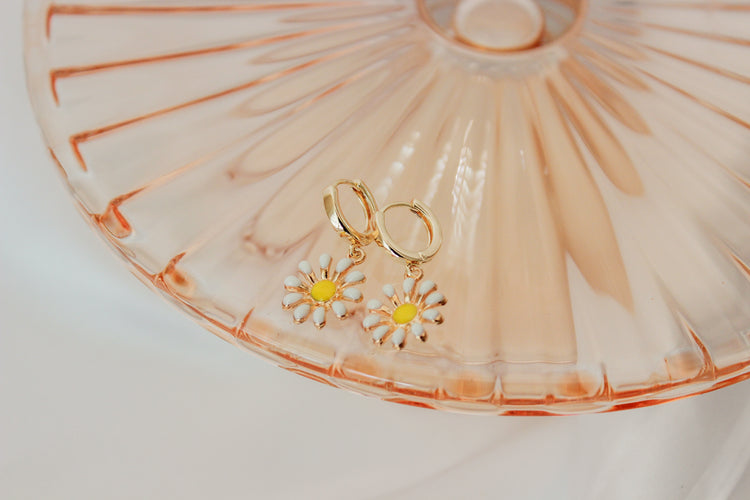 Daisy Huggie Hoops