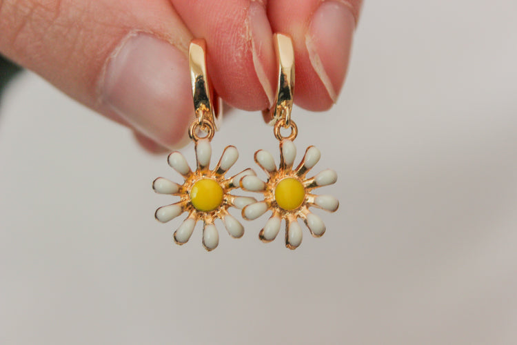Daisy Huggie Hoops