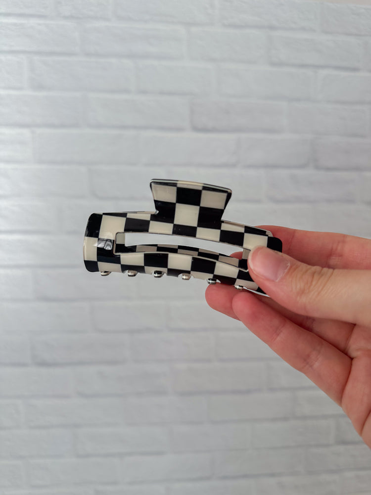 B&W Checkered Claw Clip