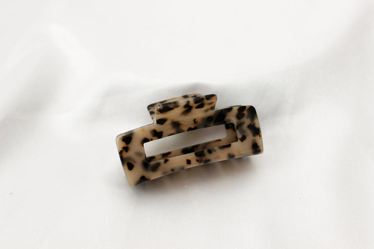 Light Tortoise Claw Clip