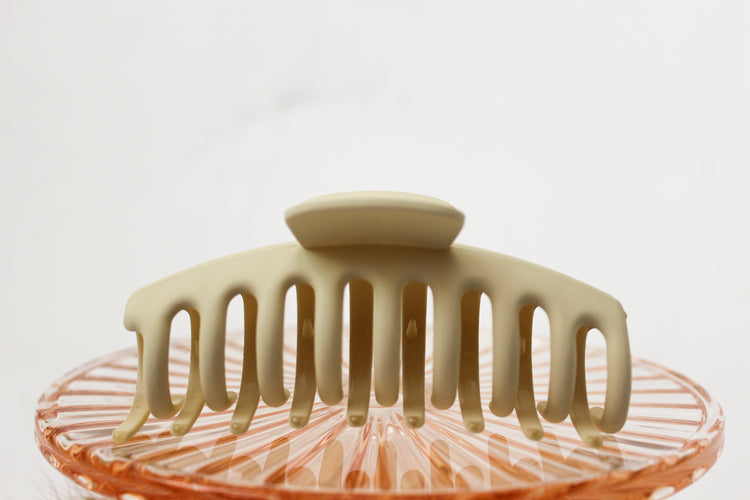 Large Ivory Claw Clip