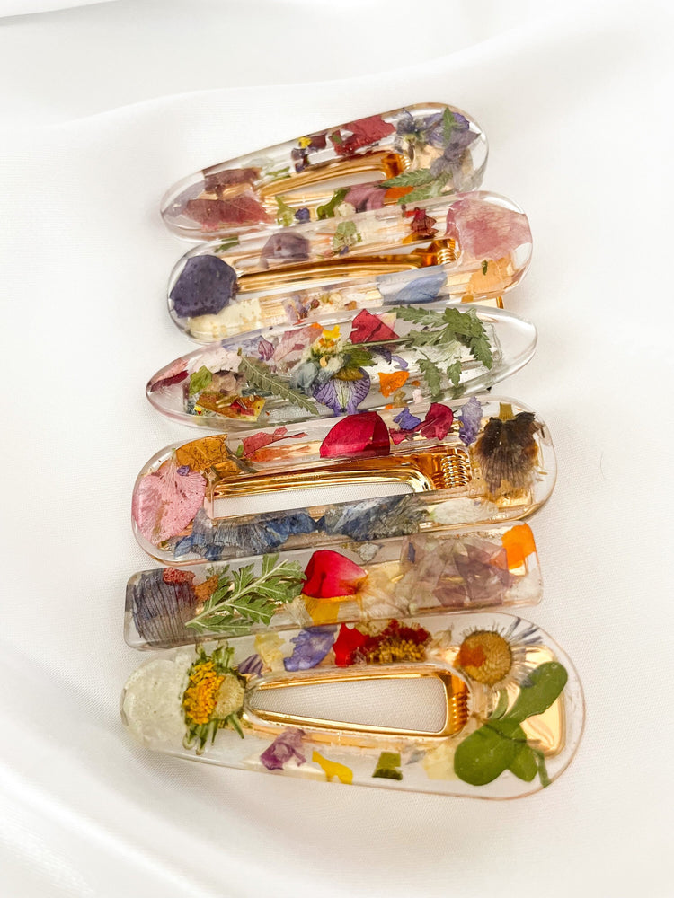 Pressed Flower Resin Hair Clips | Single Gold Hair Clip | Pressed Flower Confetti | Boho Style | Dainty Hair Clip