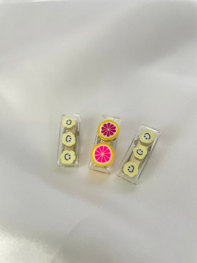 Pressed Flower Mini Resin Hair Clips | Single Gold Hair Clip | Pressed Flower Confetti | Boho Style | Dainty Hair Clip | Tiny Hair Clips