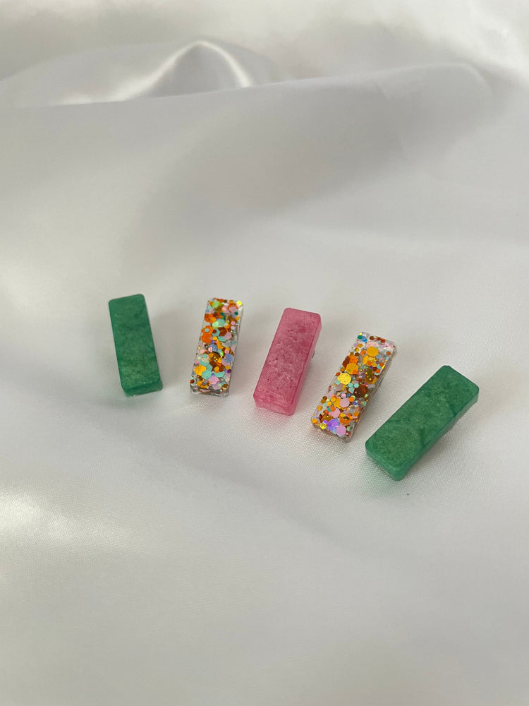 Pressed Flower Mini Resin Hair Clips | Single Gold Hair Clip | Pressed Flower Confetti | Boho Style | Dainty Hair Clip | Tiny Hair Clips