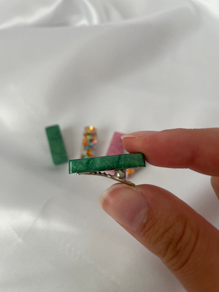 Pressed Flower Mini Resin Hair Clips | Single Gold Hair Clip | Pressed Flower Confetti | Boho Style | Dainty Hair Clip | Tiny Hair Clips