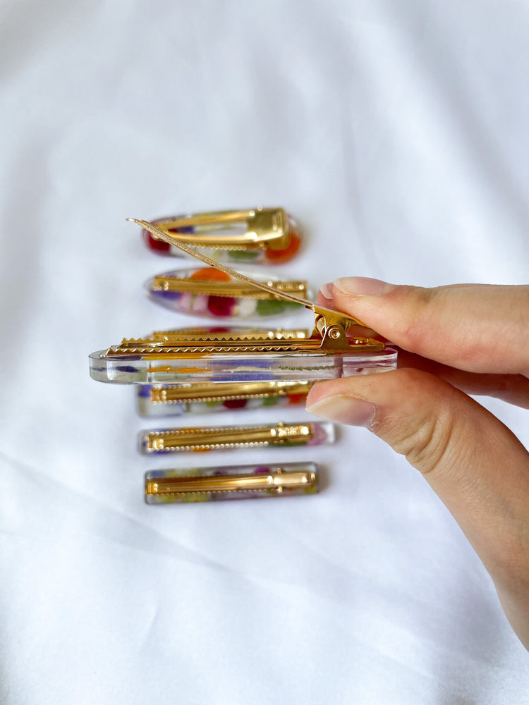 Pressed Flower Resin Hair Clips | Single Gold Hair Clip | Pressed Flower Confetti | Boho Style | Dainty Hair Clip