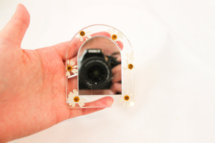 Small Resin Flower Mirror | Decorative Floral Mirror | Boho Daisy Pocket Mirror | Compact Mirror
