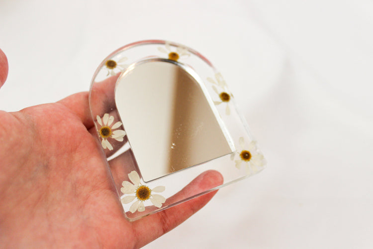 Small Resin Flower Mirror | Decorative Floral Mirror | Boho Daisy Pocket Mirror | Compact Mirror