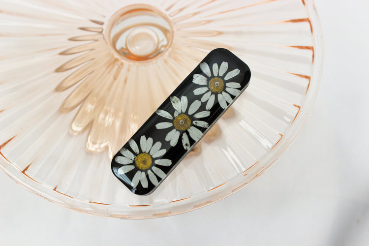 Pressed Flower Resin Hair Clips | Single Gold Hair Clip | Pressed Chamomile Flowers | Boho Style | Dainty Hair Clip