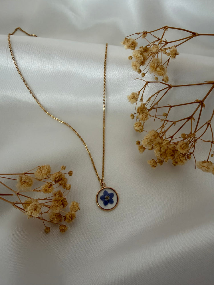 Forget me not circle Necklace