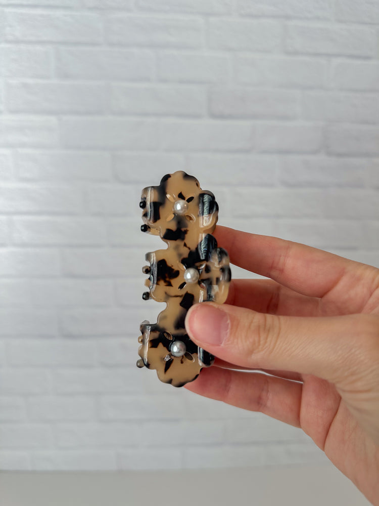 Floral Tortoise Claw Clip