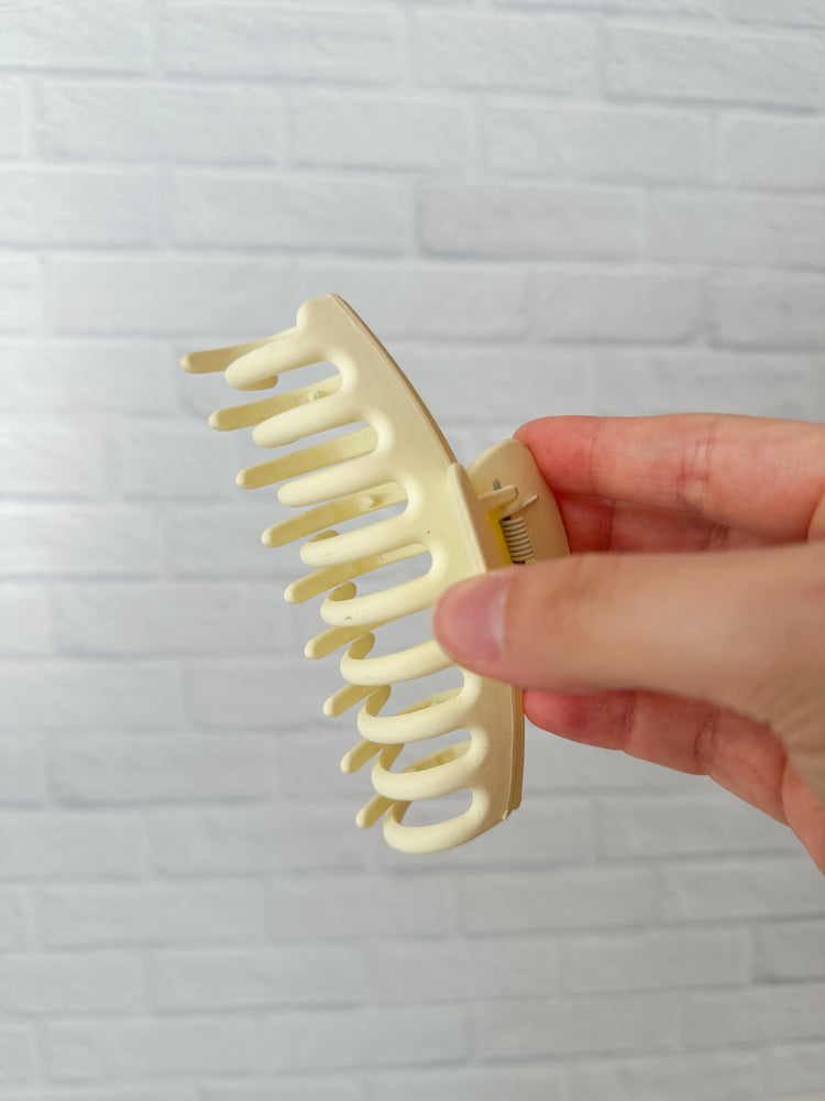 Large Ivory Claw Clip