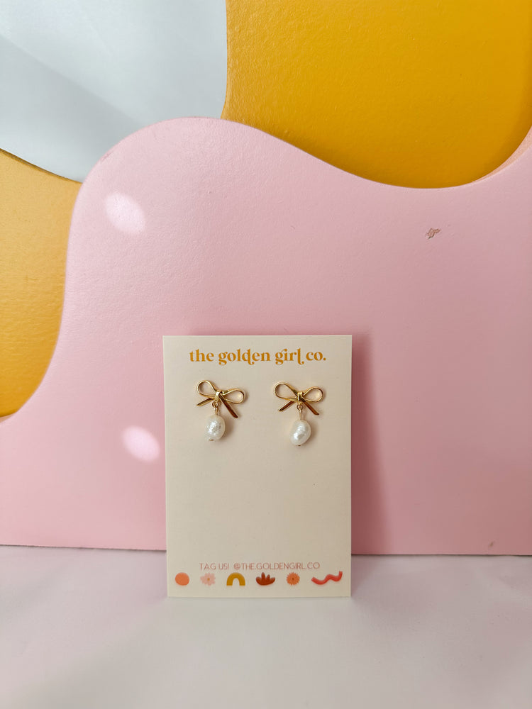 Single Pearl Dangles