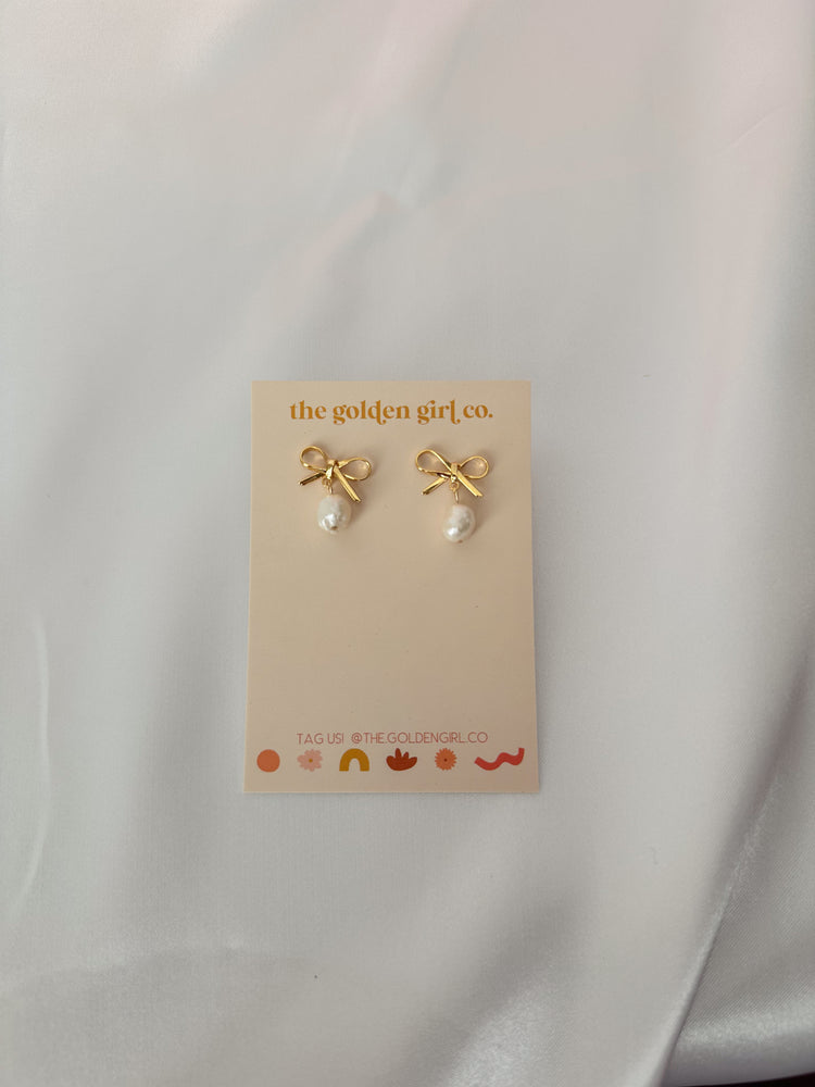 Single Pearl Dangles