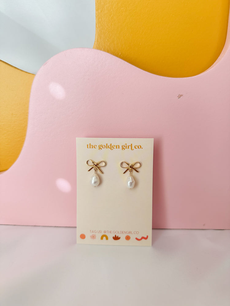 Single Pearl Dangles