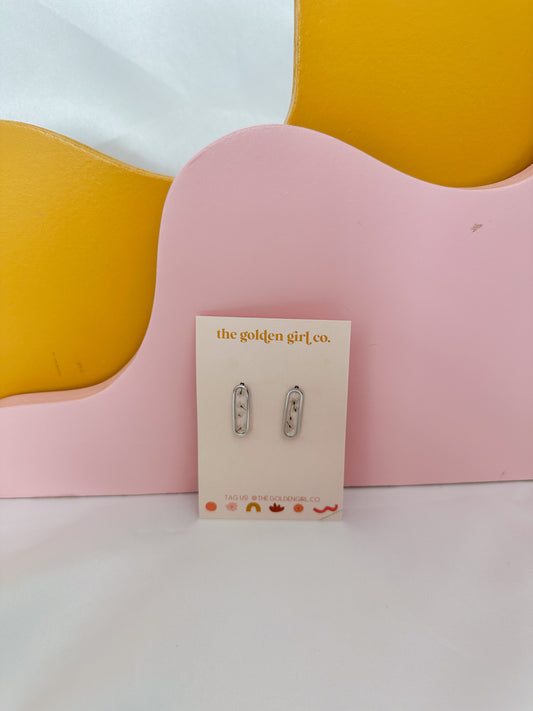 Queen Anne Oval Studs (Silver)