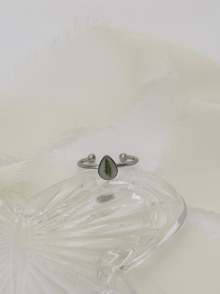 Dainty Pressed Flower Adjustable Ring (Teardrop)