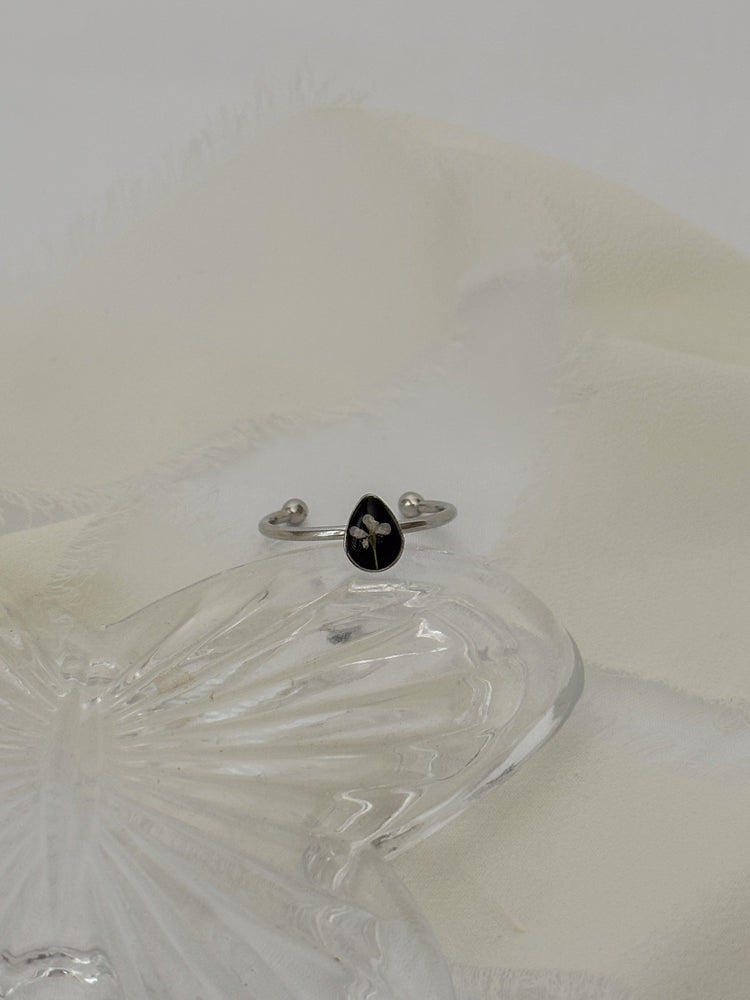 Dainty Pressed Flower Adjustable Ring (Teardrop)