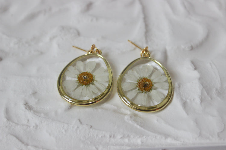 Chunky Gold Chamomile Dangles