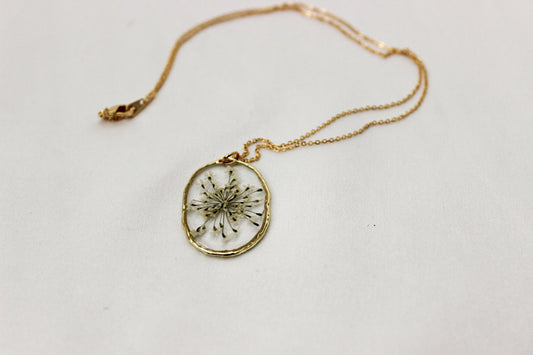 Pressed Flower Resin Necklace | Dainty Gold Necklace | Minimalist Gold Jewelry | Holiday Gift for Her | Small Floral Pendant Necklace